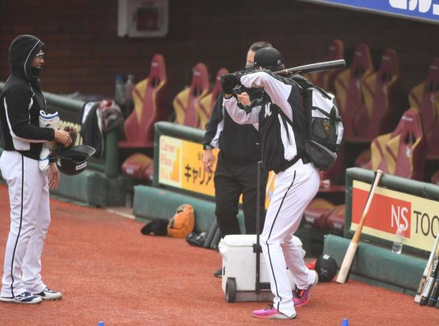 ロッテ・佐々木朗希 開幕直前に物まねを披露！ ムードメーカーになり