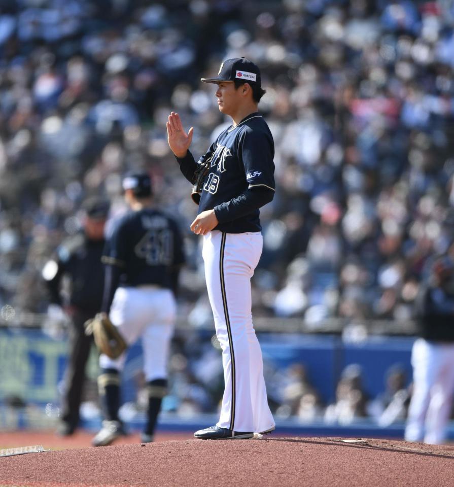 18連勝のオリックス・山本由伸 与四球で謝るポーズから伝わる野手と