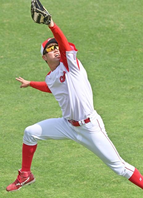 広島・宇草　マツダ特有の外野飛球を体で覚える日々