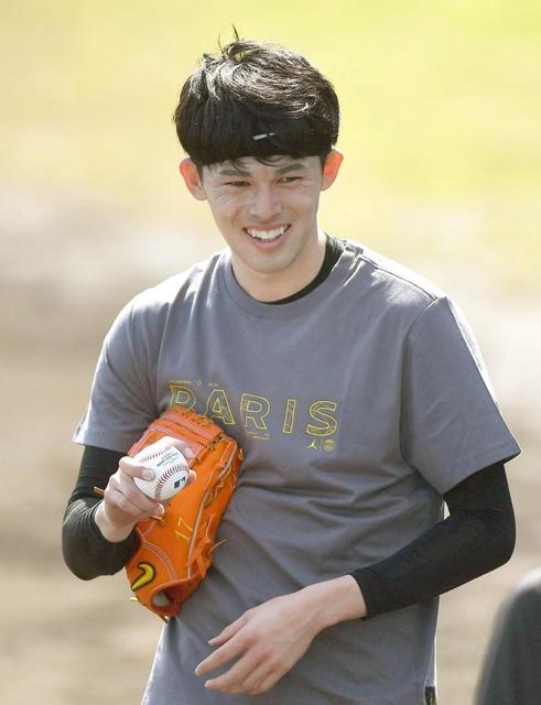 ロッテ・佐々木朗希 WBC球にすでにアジャストか 自信に満ちた笑顔を
