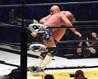 内藤にＤＤＴを決める武藤＝２１日、東京ドーム（撮影・棚橋慶太）