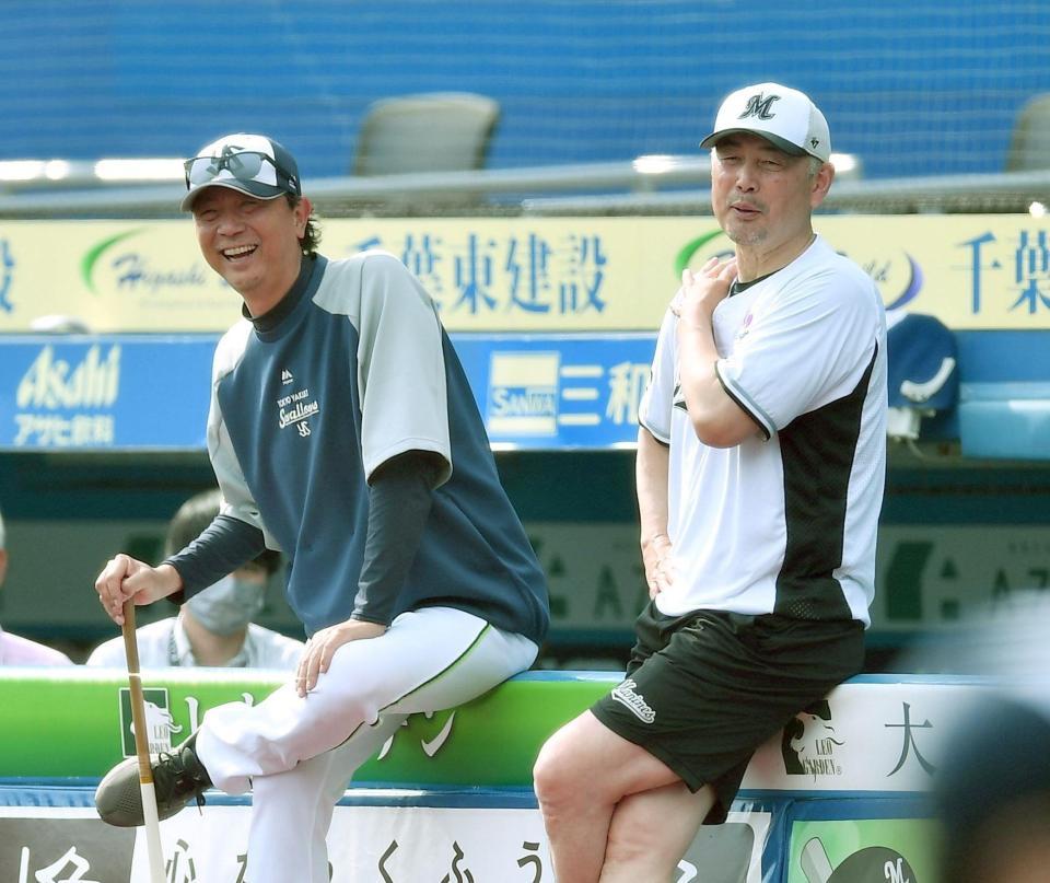 ロッテ吉井投手コーチビジターユニフォーム ロッテ・吉井理人監督 懐かしい記憶がよみがえる盟友との談笑