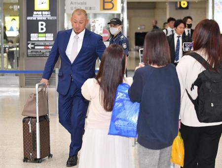【写真】中田翔スゲー！ヴィトンのスーツケースにバーキンを無造作チョイ乗せ　総額500万！？