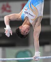 橋本大輝の鉄棒＝東京体育館（撮影・堀内翔）