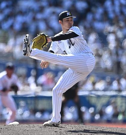 “昭和テイスト”だ！柔軟性のあるダイナミックなフォームで真っ向勝負するロッテ・広池康志郎投手＝１７日、ＺＯＺＯマリンスタジアム（撮影・開出牧）