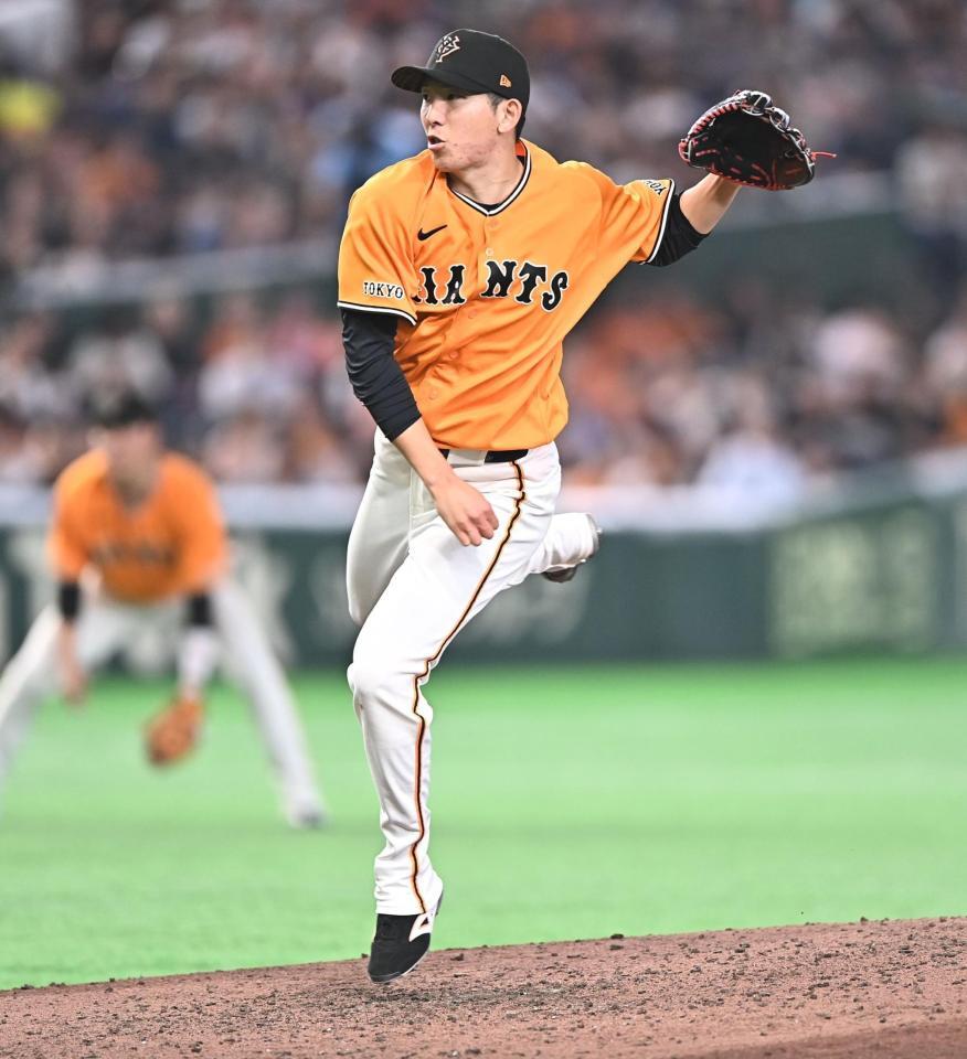 ７回のマウンドははギアを上げ躍動した巨人・戸郷翔征＝２７日、東京ドーム（撮影・開出牧）