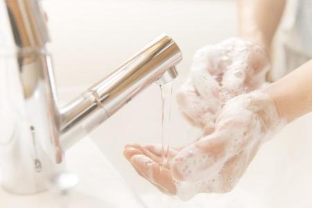 インフルエンザの一番の予防法は、手を洗うこと（hiroshiteshigawara/stock.adobe.com）