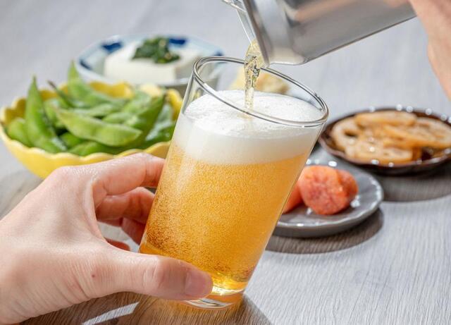 チェイサーは二日酔いの症状を軽減しない※写真はイメージです（Ｃｈｉｒｉｓｔｓｕｍｏ／ｓｔｏｃｋ．ａｄｏｂｅ．ｃｏｍ）