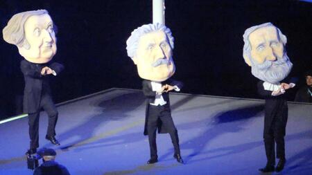 開会式に登場したオペラ三大巨匠のマスコット