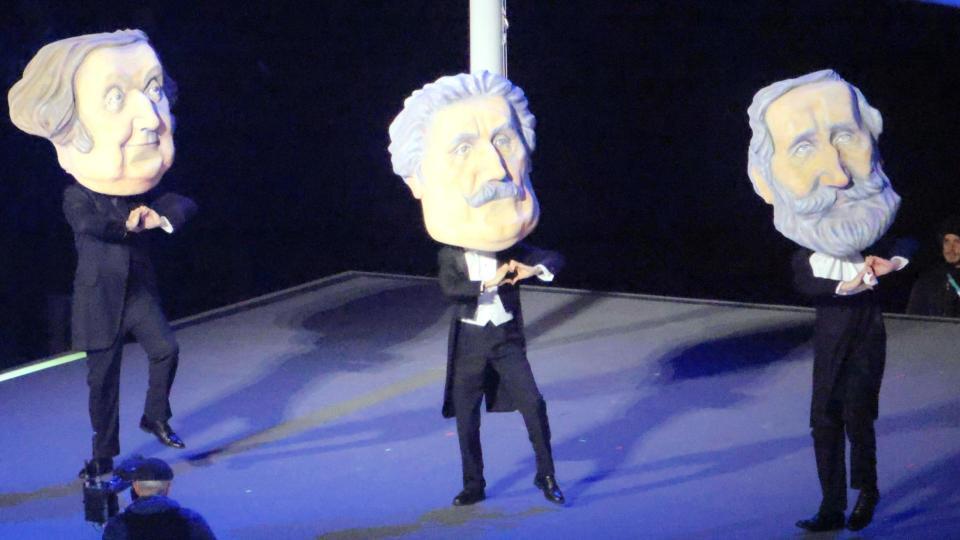 開会式に登場したオペラ三大巨匠のマスコット