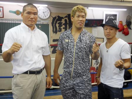 　会見を行った（左から）竹原正敬、藤本京太郎、土屋修平