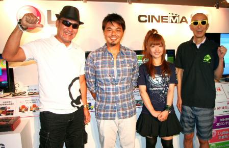 （右から）サンプラザ中野くん、チョコブランカ、城彰二、蝶野正洋