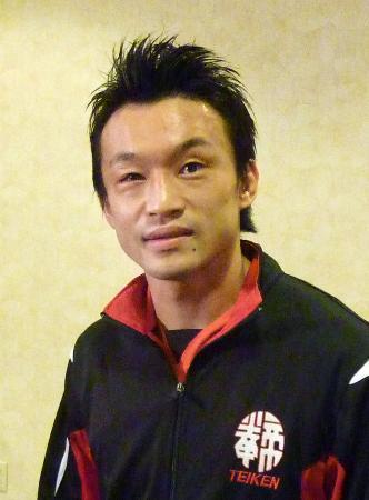 　王座統一戦の敗戦から一夜明け、進退を保留した西岡利晃＝１４日、ロサンゼルス郊外（共同）