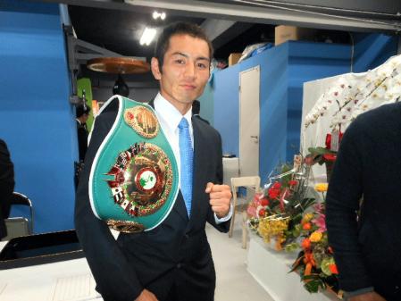 八王子中屋ジムの開所式で指名挑戦者決定戦への抱負を語った荒川仁人