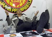 　来年も金の雨を降らせるとばかりにレインメーカードルをばらまいたオカダ・カズチカ