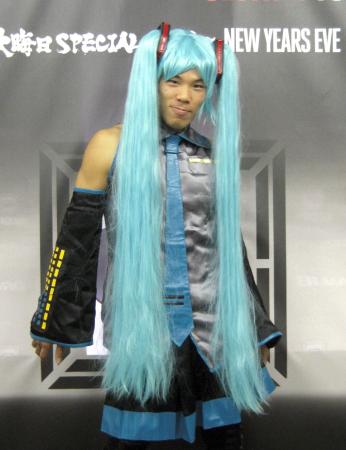 　初音ミクのコスプレで大みそか出陣へ意気込む自演乙