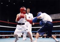 　「全国ちびっ子ボクシング大会」に出場した井上（左）。当時から非凡な才能を発揮していた