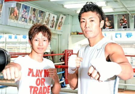 村田戦に自信を見せる柴田（右）と、井上戦へ向けて闘志を燃やす田口＝東京・五反田のワタナベジム