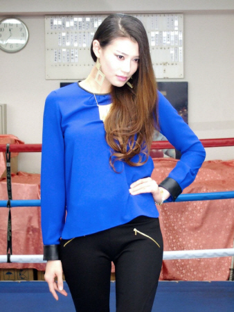 協栄ジムへ移籍した高野人母美（東京・新宿の協栄ジム）