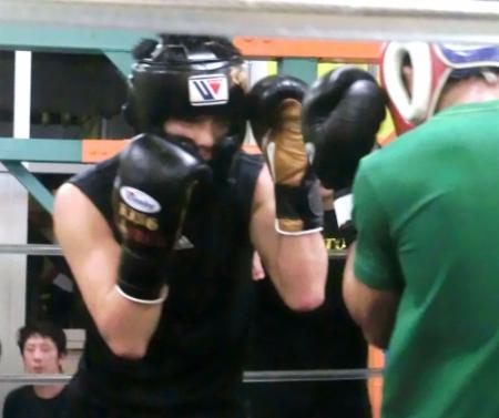 ８ラウンドのスパーリングを行った井岡一翔