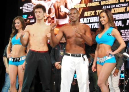 前日計量をパスした村田諒太（中央左）とカルロス・ナシメント（同右）