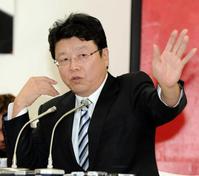 　主張を報道陣に説明する北村晴男弁護士（撮影・北野将市）