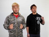 　計量を終えファイティングポーズを取る藤本京太郎（左）と石田順裕