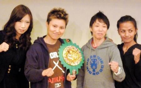 Ｗ世界戦に臨む（左から）黒木、安藤、池山、パガデュアン