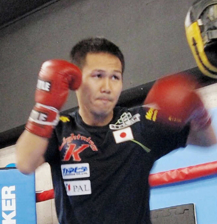 王座統一戦に臨む高山勝成