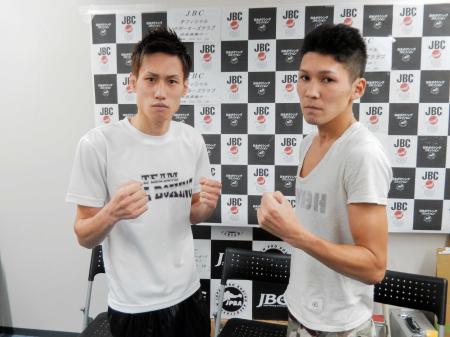 　前日計量を終えた戸部（右）と石田