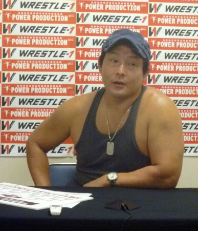 　神のお告げを受け、初代ＷＲＥＳＴＬＥ-１王座奪取を誓ったＴＡＪＩＲＩ