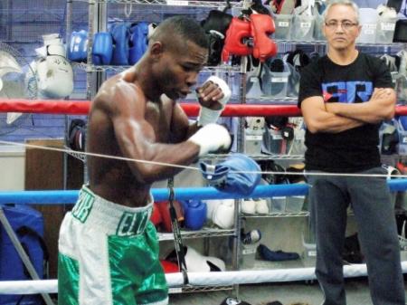 練習で軽快な動きを見せるリゴンドー（東京・新宿の協栄ジム）