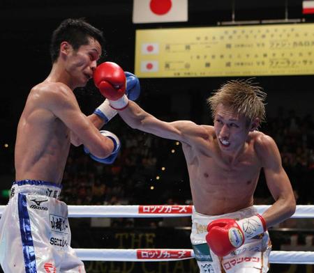 　６回、石田匠（右）の右が江藤大喜の顔面をとらえる