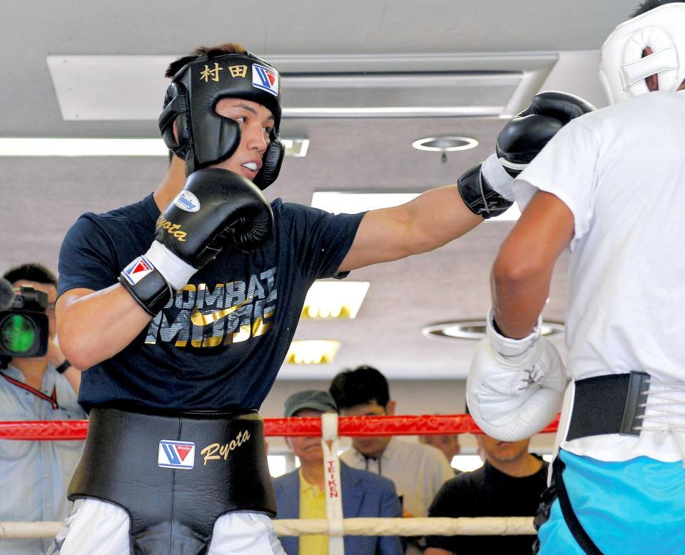 　プロ７戦目に向け練習を公開したＷＢＣ世界ミドル級の村田諒太（撮影・堀内翔）