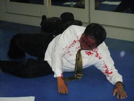 ダンプ松本のフォーク攻撃で血だるまにされたオッキー沖田リングアナ