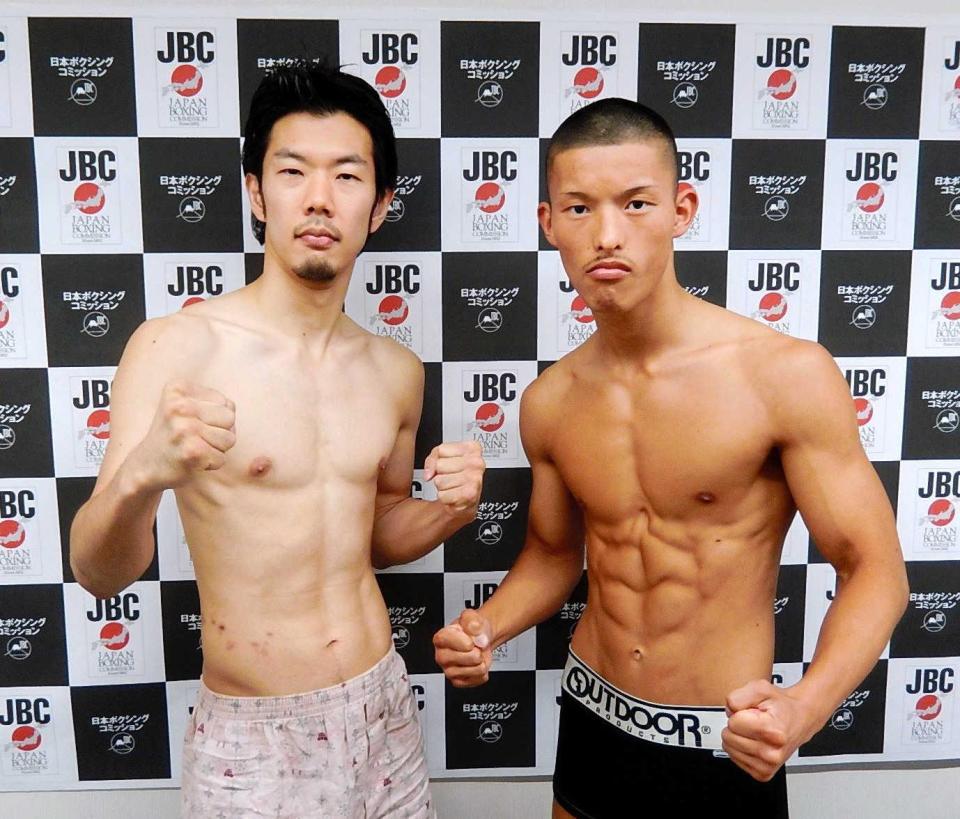 　計量を終えた粕谷（右）と坂本