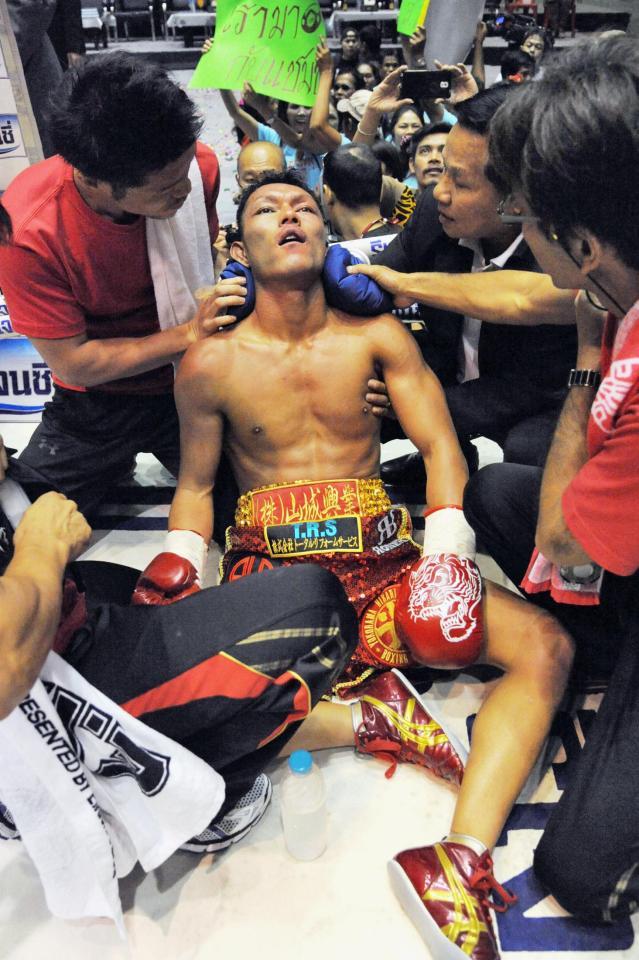 　プンルアン・ソーシンユーに２回ＫＯ負けし、王座獲得に失敗した赤穂亮＝ラチャブリ（共同）