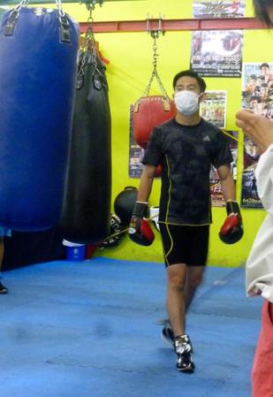 　風邪予防のマスクを着用し調整した一翔