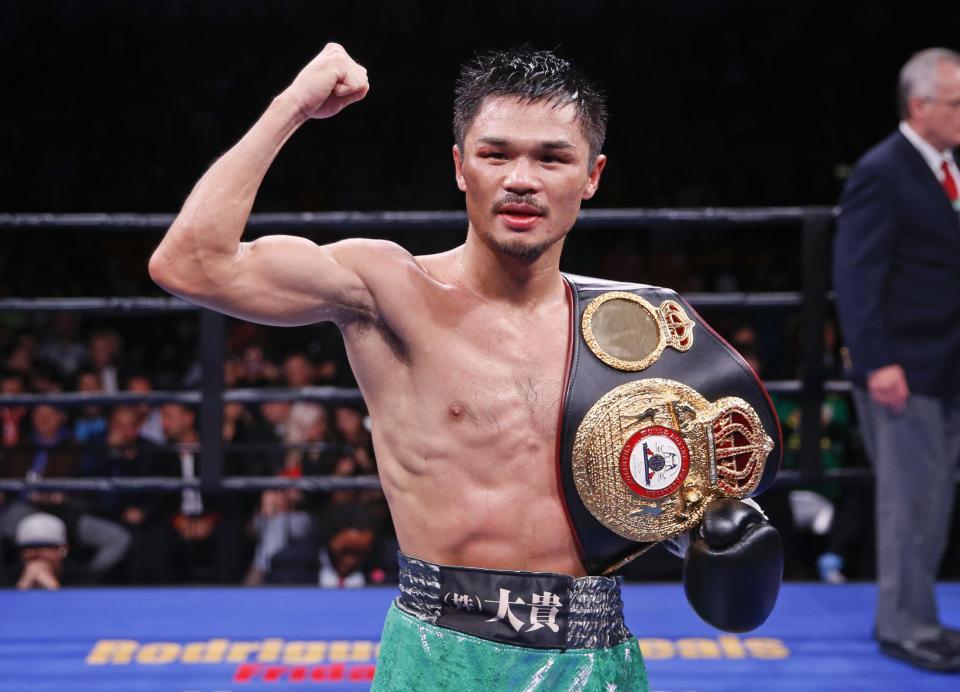 　亀田興毅に判定勝ちし、ガッツポーズする河野公平＝シカゴ（ＡＰ＝共同）