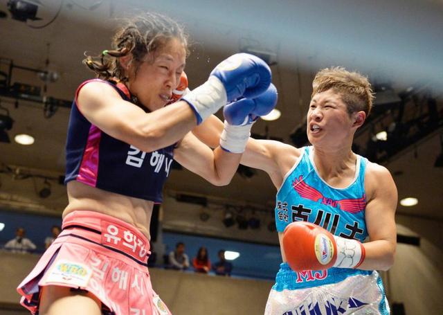藤岡奈穂子、女子初の３階級制覇を達成
