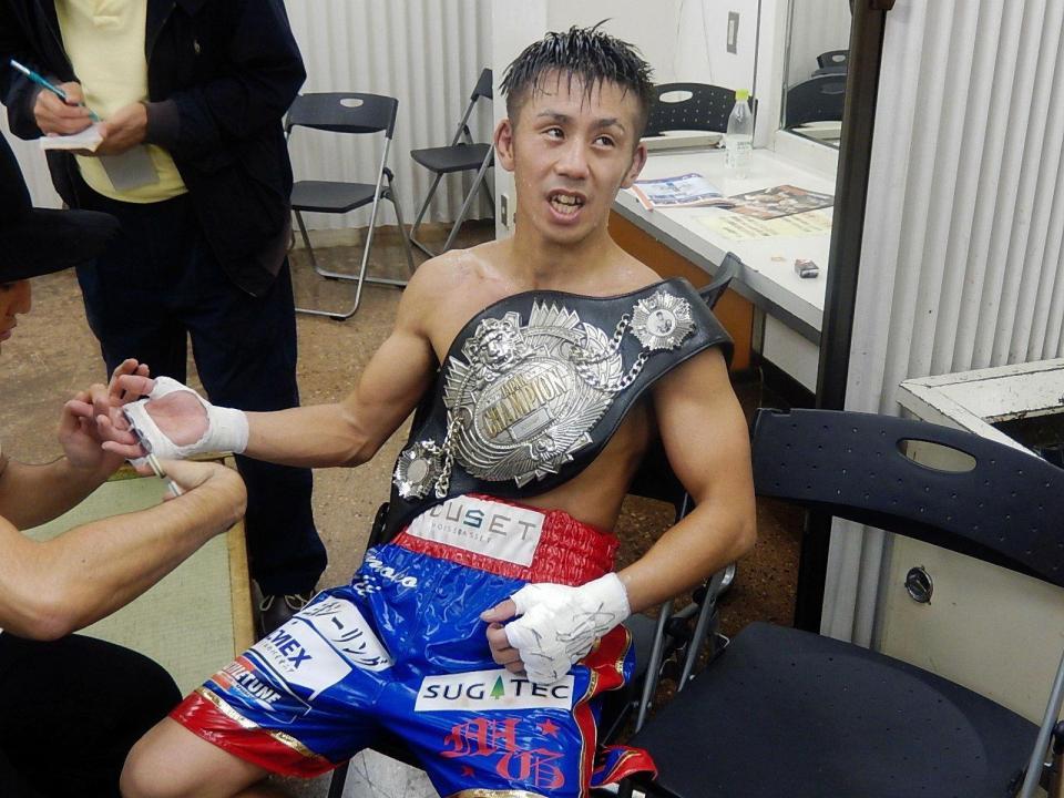 初防衛に成功した粉川拓也