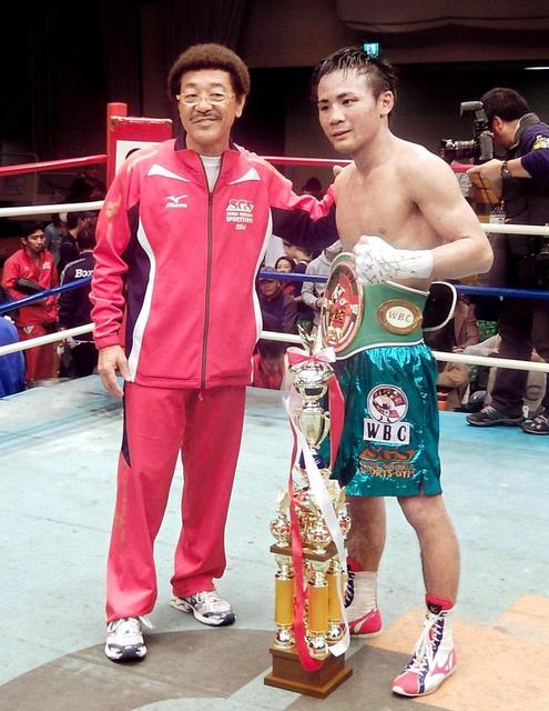 具志堅２世比嘉ＴＫＯで初防衛