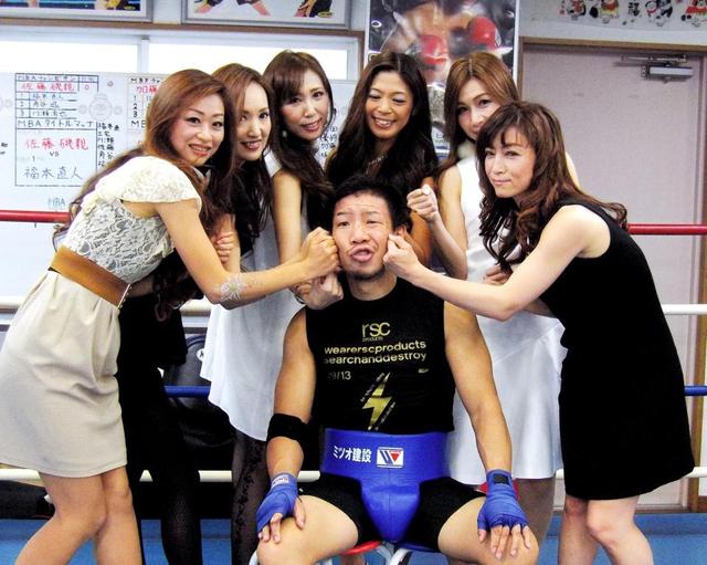 細川貴之 王座挑戦を美熟女が応援 ファイト デイリースポーツ Online 細川貴之 王座挑戦を美熟女が応援 ファイト デイリースポーツ Online