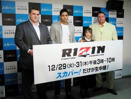 会見で意気込みを示した（右から）曙、ＲＥＮＡ、ジャディブ、バルト