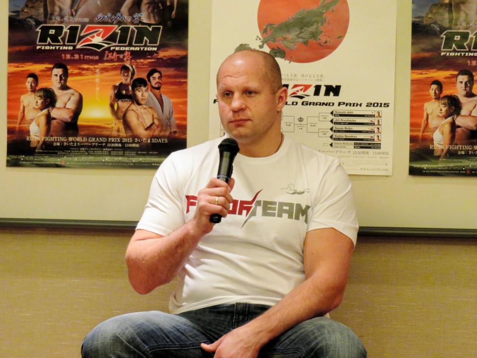 　約３年半ぶりの復帰戦へ意気込みを示したヒョードル＝東京都港区のホテルサンルートプラザ新宿