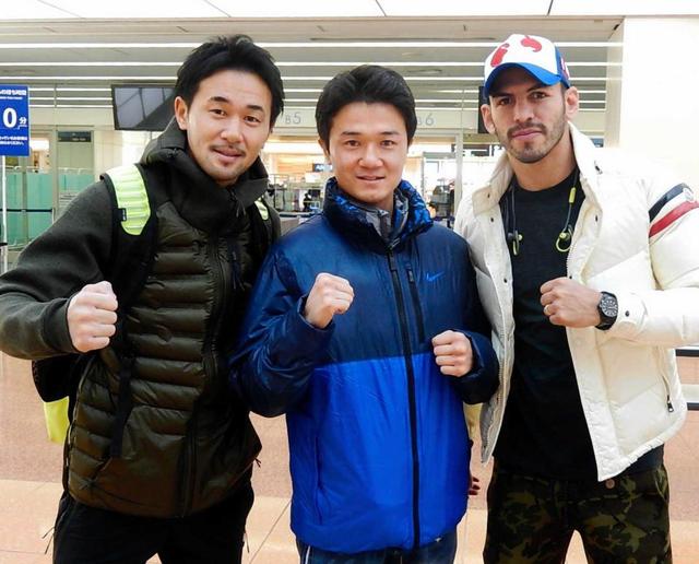 山中ら帝拳３王者が沖縄キャンプ出発