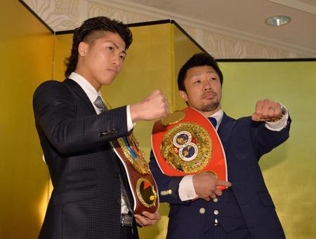 ５・８Ｗ世界戦が決まり会見した井上尚弥（左）と八重樫東＝ホテルグランドパレス（撮影・田村亮介）