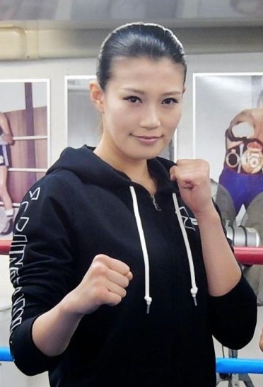 高野人母美が再起戦へ　投球練習も　