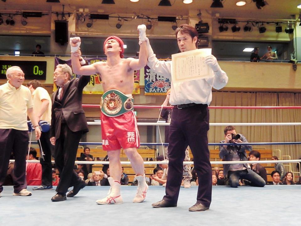 王座獲得に涙する松本晋太郎