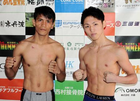 前日計量をパスし、健闘を誓い合う加納陸（右）とメルリト・サビーリョ